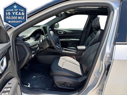 New 2025 Jeep Compass Limited w/ Sun & Sound Group image 9