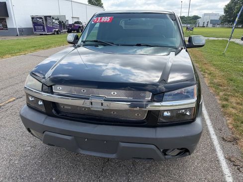 Used 2002 Chevrolet Avalanche 2WD image 4