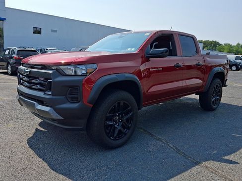 Used 2024 Chevrolet Colorado Trail Boss w/ Advanced Trailering Package AWD/4WD image 3