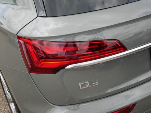 Used 2023 Audi Q5 2.0T Premium Plus w/ Premium Plus Package AWD/4WD image 17
