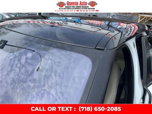 Used 2018 Land Rover Range Rover Velar R-Dynamic SE image 13