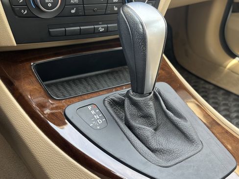 Used 2011 BMW 328i xDrive Sedan AWD/4WD image 25