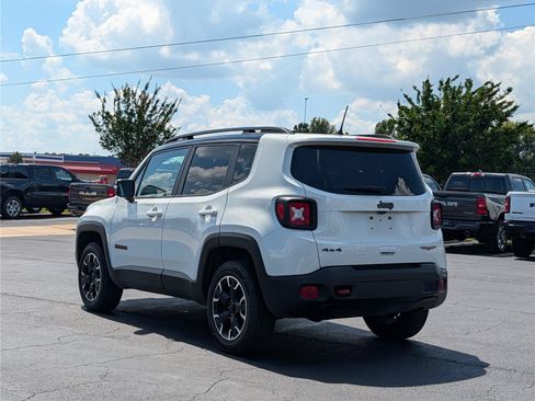 Used 2023 Jeep Renegade Trailhawk AWD/4WD image 3