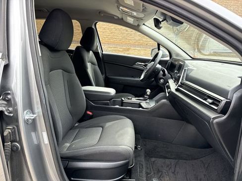 Used 2023 Kia Sportage LX image 28
