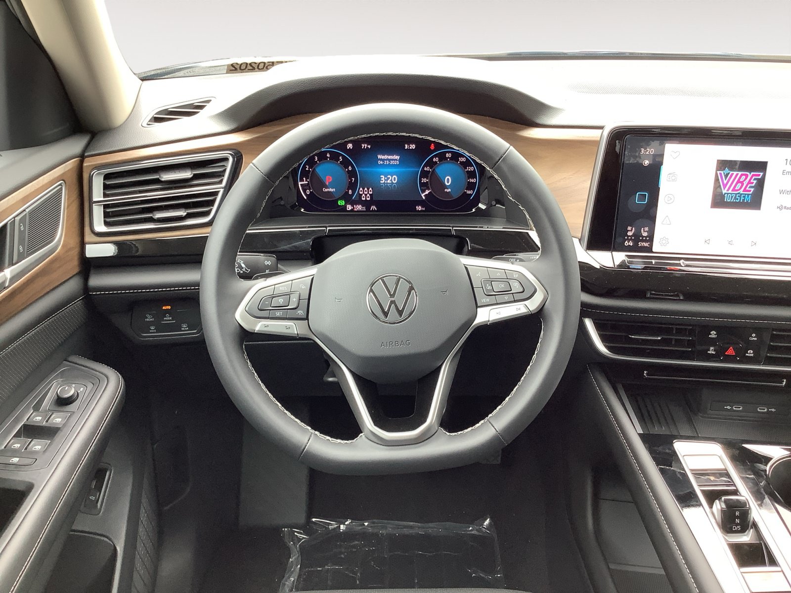 New 2025 Volkswagen Atlas SE FWD image 15