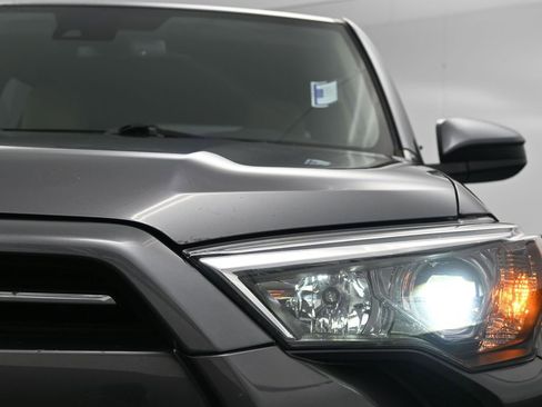 Used 2022 Toyota 4Runner SR5 image 12