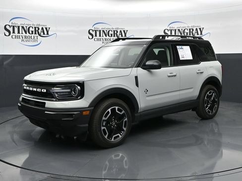 Used 2023 Ford Bronco Sport Outer Banks w/ Tech Package AWD/4WD image 3