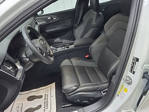 Used 2024 Volvo S60 B5 Plus w/ Climate Package image 31