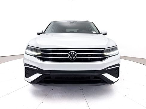 Used 2022 Volkswagen Tiguan SE FWD image 11