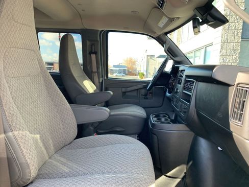Used 2025 GMC Savana 3500 LT w/ LT Preferred Equipment Group image 35