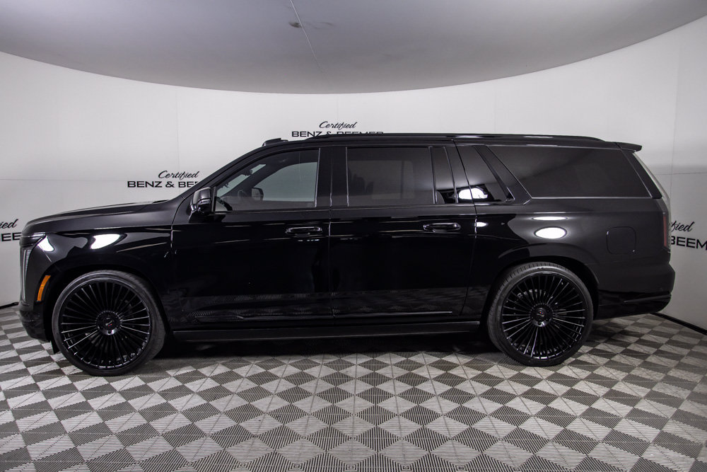 Used 2025 Cadillac Escalade ESV Sport w/ Touring Package AWD/4WD image 9