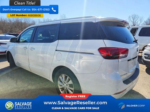 Used 2016 Kia Sedona LX w/ LX Convenience Package image 3