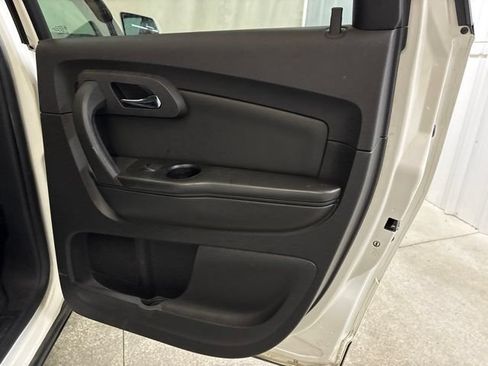 Used 2012 Chevrolet Traverse LT FWD image 23