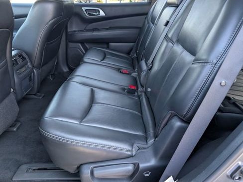 Used 2017 Nissan Pathfinder SL w/ Cargo Package image 23