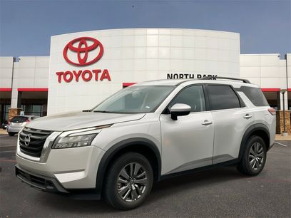 Used 2025 Nissan Pathfinder SV