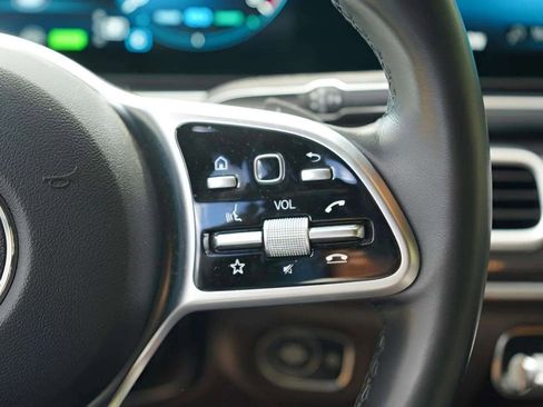 Used 2022 Mercedes-Benz GLS 450 4MATIC image 40