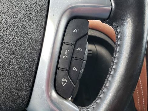 Used 2017 Chevrolet Traverse LT w/ Style and Technology Package AWD/4WD image 20