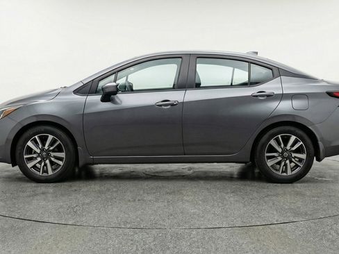 Used 2025 Nissan Versa SV image 5