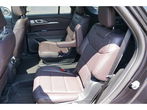 New 2026 Ford Explorer Platinum w/ LUX Leather Package AWD/4WD image 13