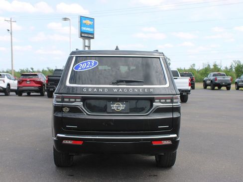 Used 2023 Jeep Grand Wagoneer Series II w/ Flexible Seating Group AWD/4WD image 8