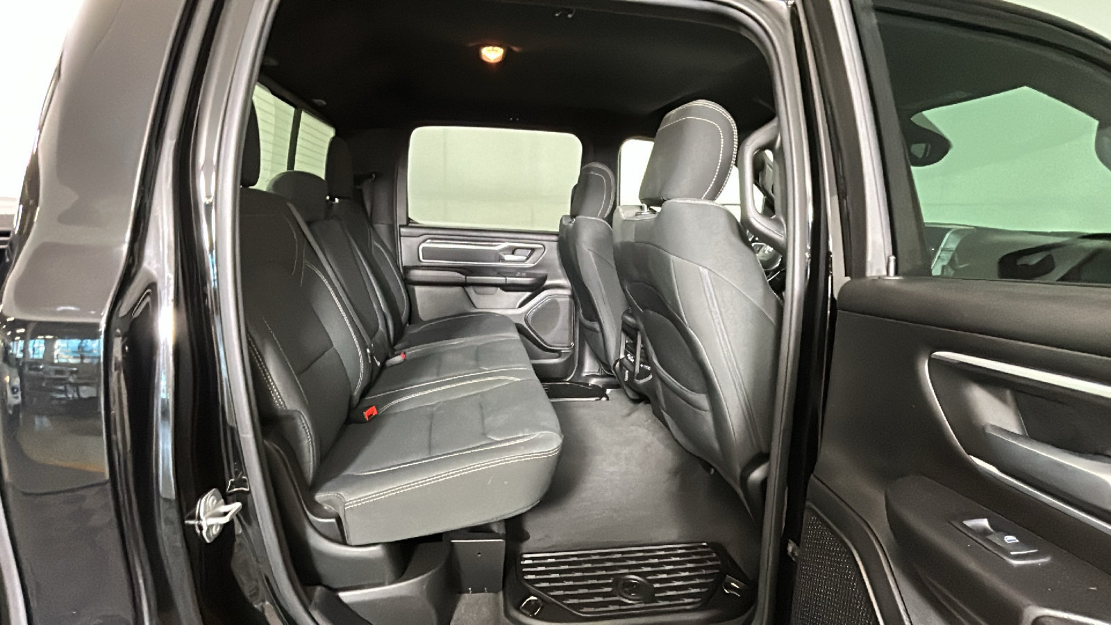 Used 2022 RAM 1500 Big Horn AWD/4WD image 34