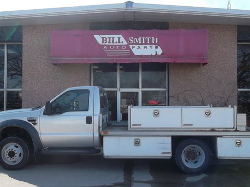 Used 2010 Ford F550 2WD Regular Cab Super Duty image 2