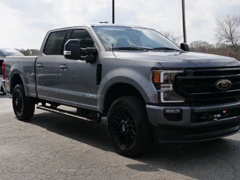 Used 2022 Ford F350 Lariat w/ Black Appearance Package image 4