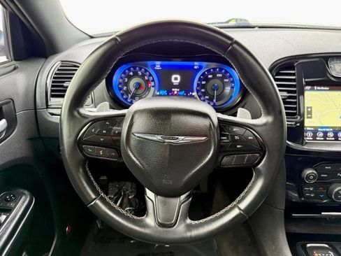 Used 2018 Chrysler 300 S w/ 300S Premium Group image 16