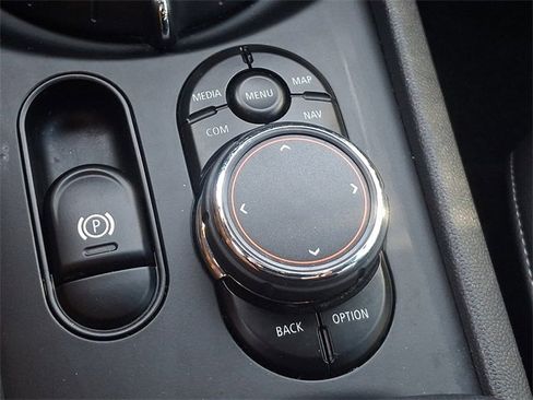 Used 2017 MINI Cooper Clubman S image 25