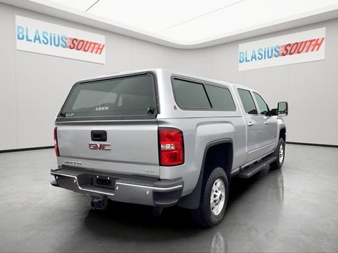 Used 2018 GMC Sierra 2500 SLE w/ SLE Preferred Package image 3