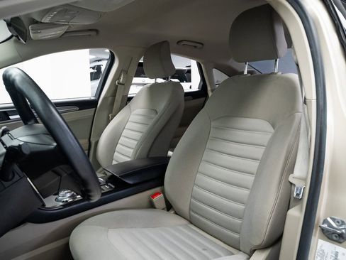 Used 2017 Ford Fusion SE image 15