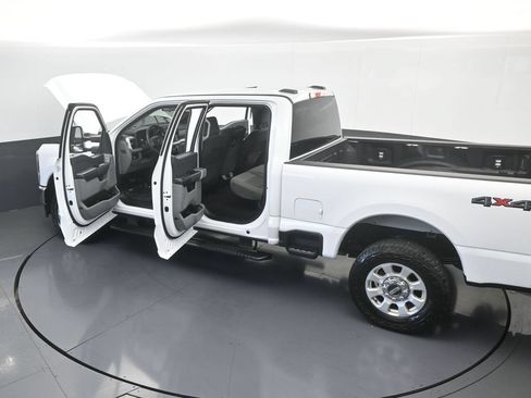 Used 2024 Ford F250 XLT AWD/4WD image 73