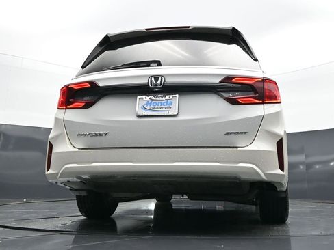 Used 2025 Honda Odyssey Sport-L image 46