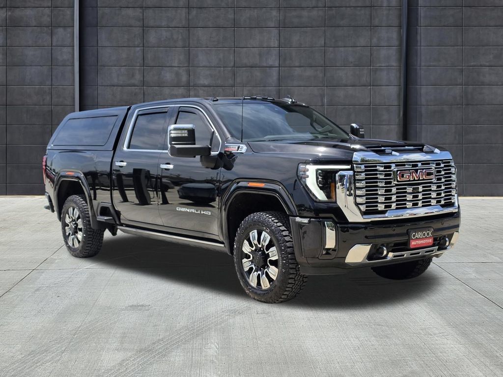 Used 2024 GMC Sierra 2500 Denali w/ Denali Reserve Package AWD/4WD image 3