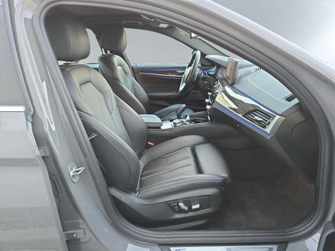 Used 2022 BMW 540i xDrive w/ Premium Package image 20