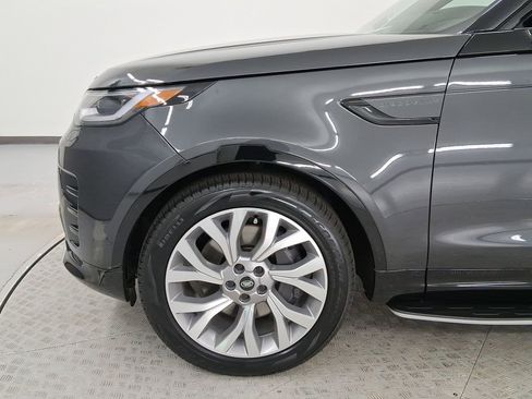New 2026 Land Rover Discovery Limited Edition image 11