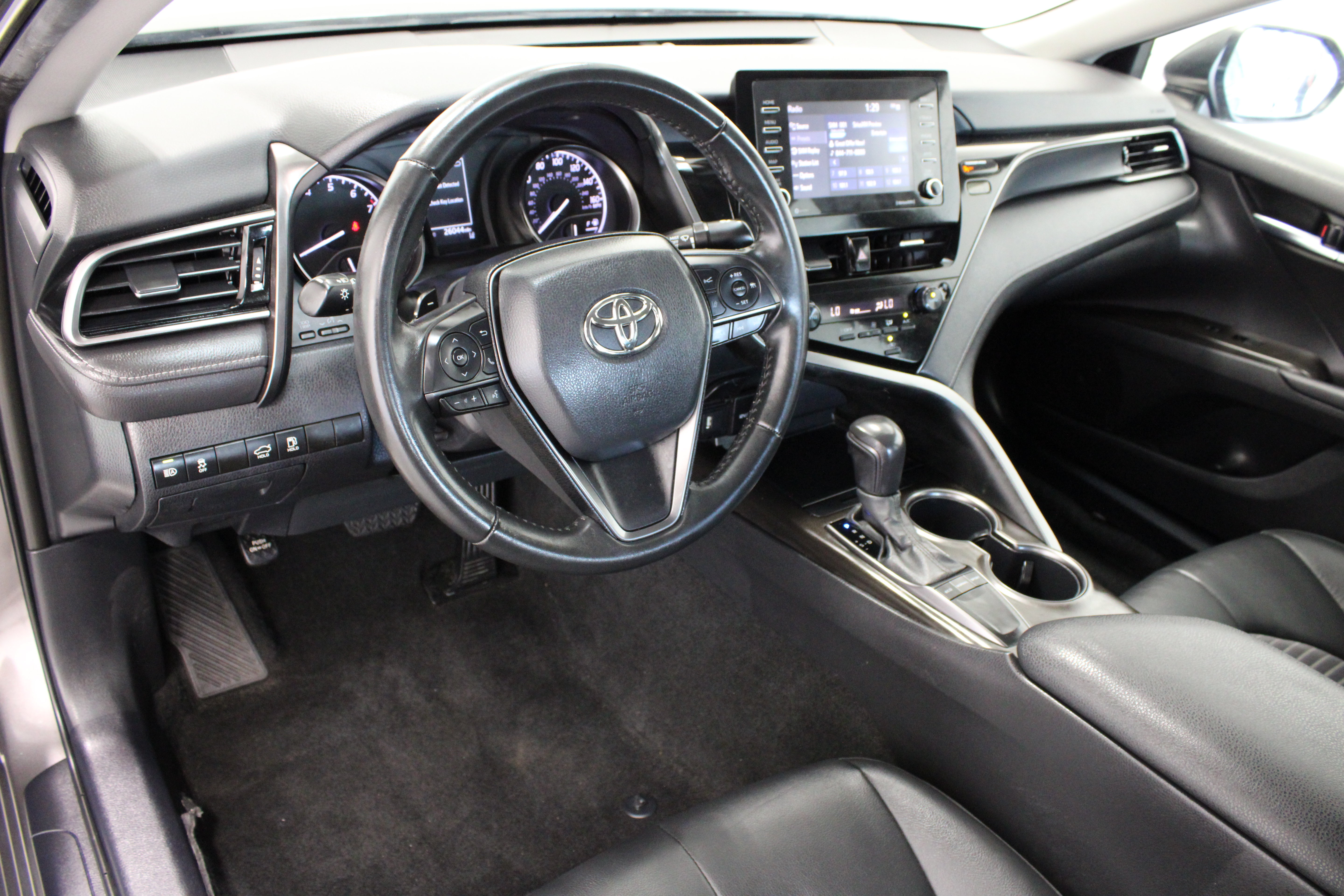 Used 2024 Toyota Camry SE w/ Convenience Package FWD image 13
