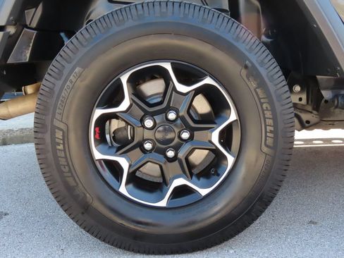 Used 2020 Jeep Wrangler Unlimited Rubicon w/ Quick Order Package 28Y Recon AWD/4WD image 19