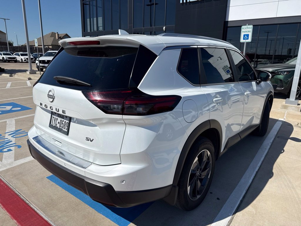 Used 2024 Nissan Rogue SV w/ SV Premium Package FWD image 5