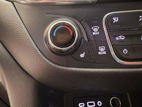 Used 2023 Chevrolet Equinox LT AWD/4WD image 10