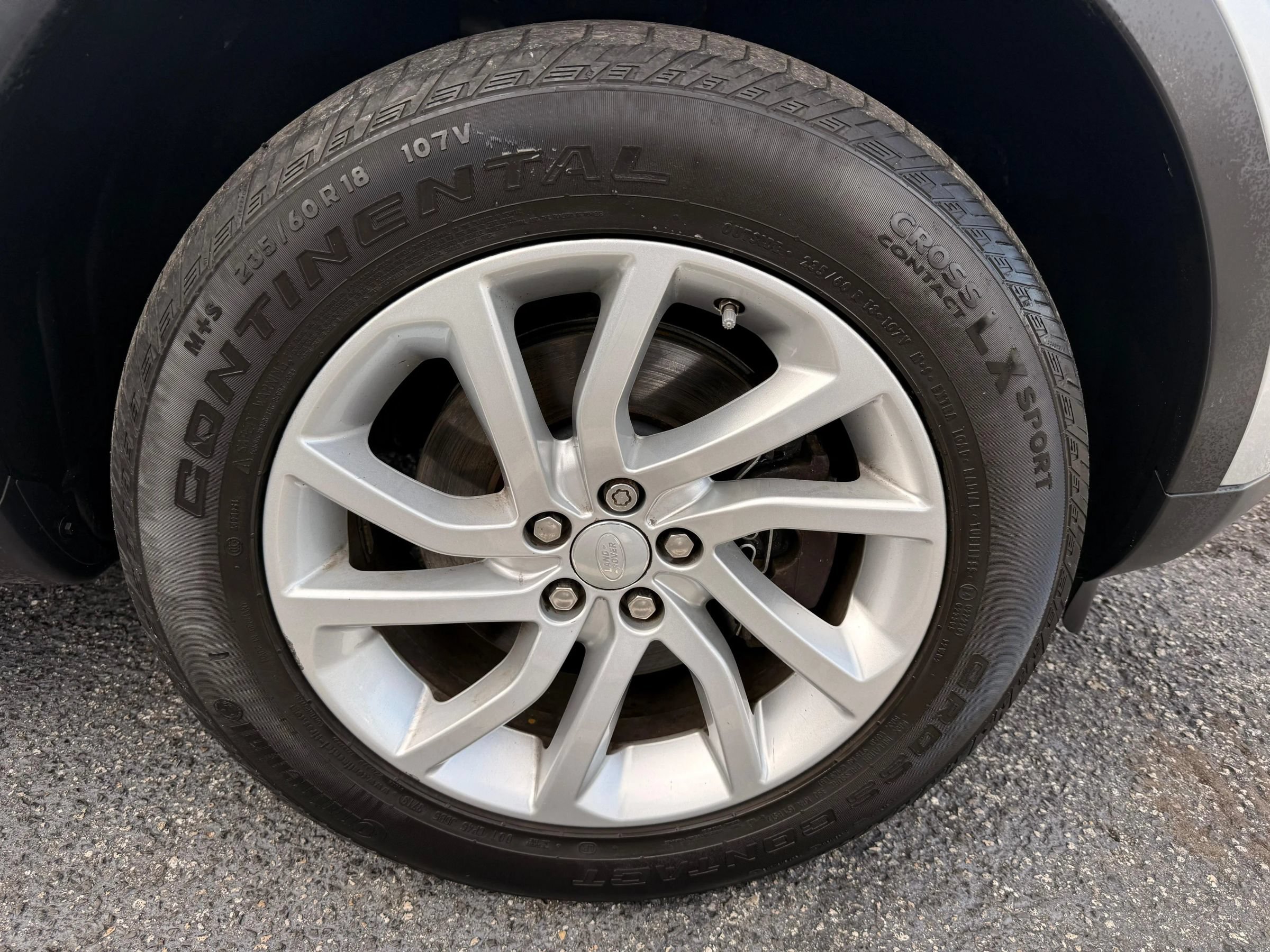 Used 2018 Land Rover Discovery Sport HSE AWD/4WD image 7