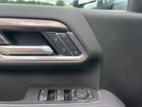 Used 2025 Chevrolet Silverado 2500 LTZ w/ LTZ Convenience Package AWD/4WD image 19