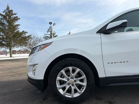 Used 2020 Chevrolet Equinox LT w/ Driver Convenience Package image 17