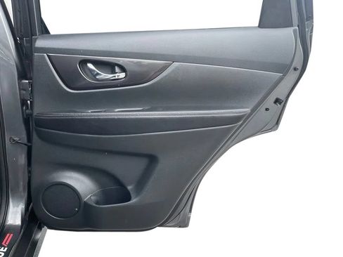 Used 2018 Nissan Rogue S AWD/4WD image 17