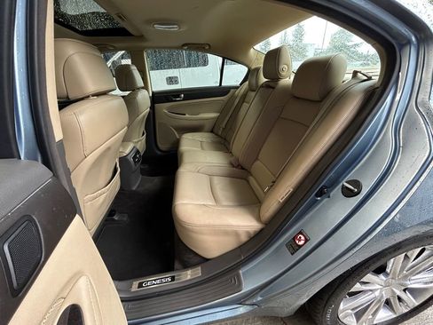 Used 2011 Hyundai Genesis 4.6 image 23