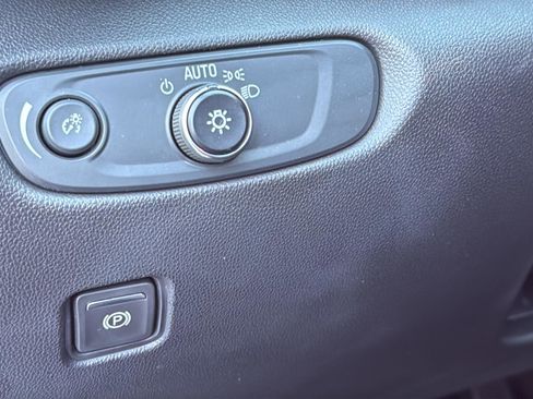 Used 2022 Chevrolet Blazer RS w/ Enhanced Convenience Package image 30