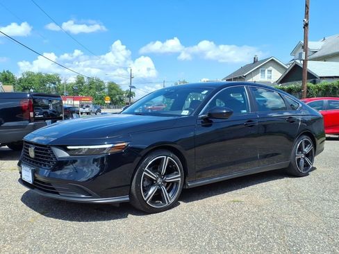 Used 2024 Honda Accord Sport image 3