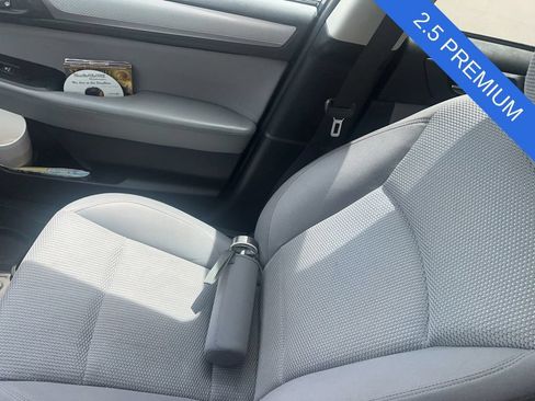 Used 2018 Subaru Outback 2.5i Premium AWD/4WD image 12