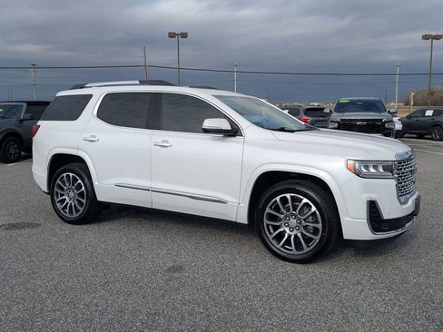 Used 2021 GMC Acadia Denali w/ Denali Ultimate Package image 3