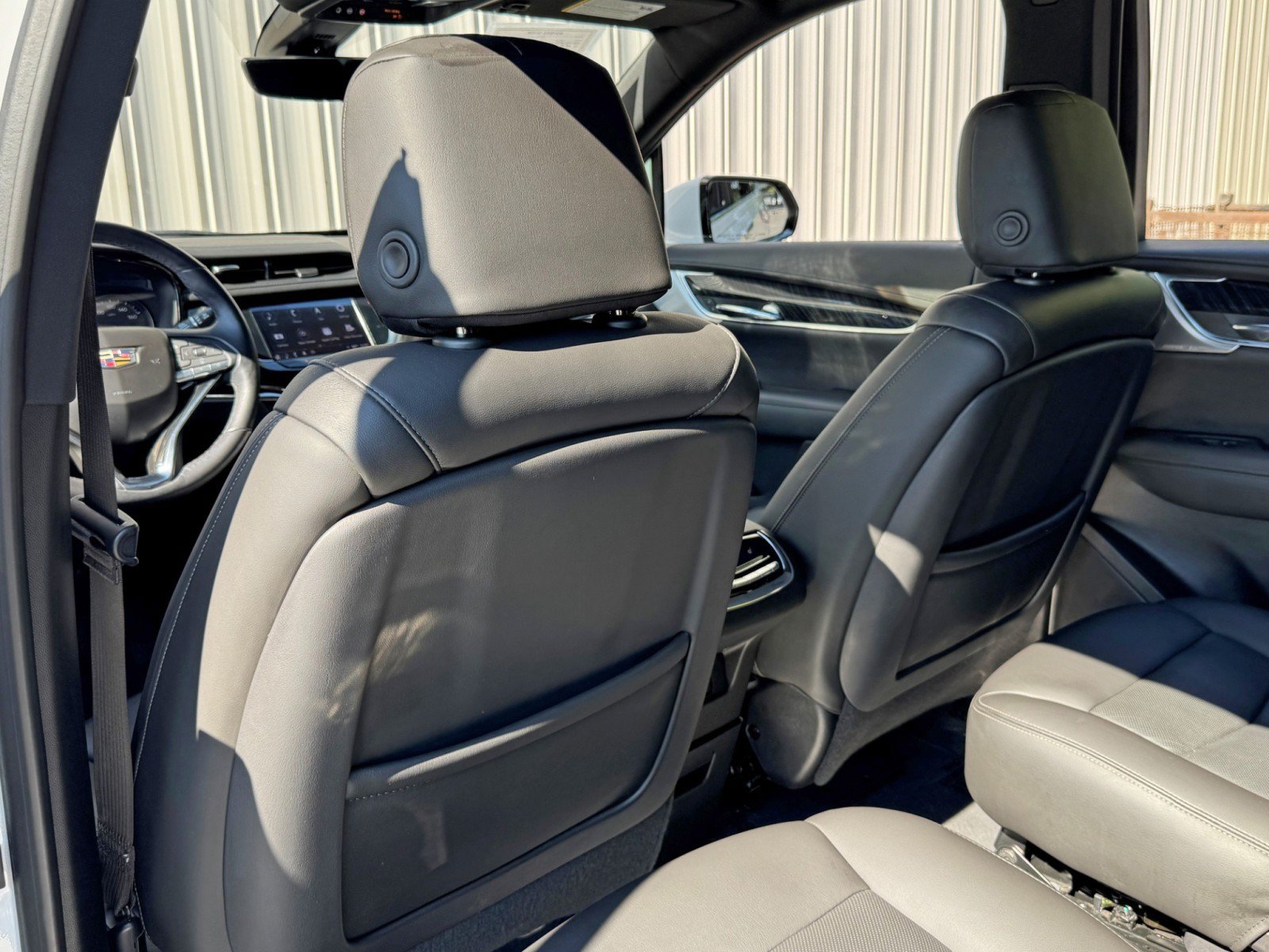 Used 2022 Cadillac XT6 Premium Luxury w/ Technology Package FWD image 38